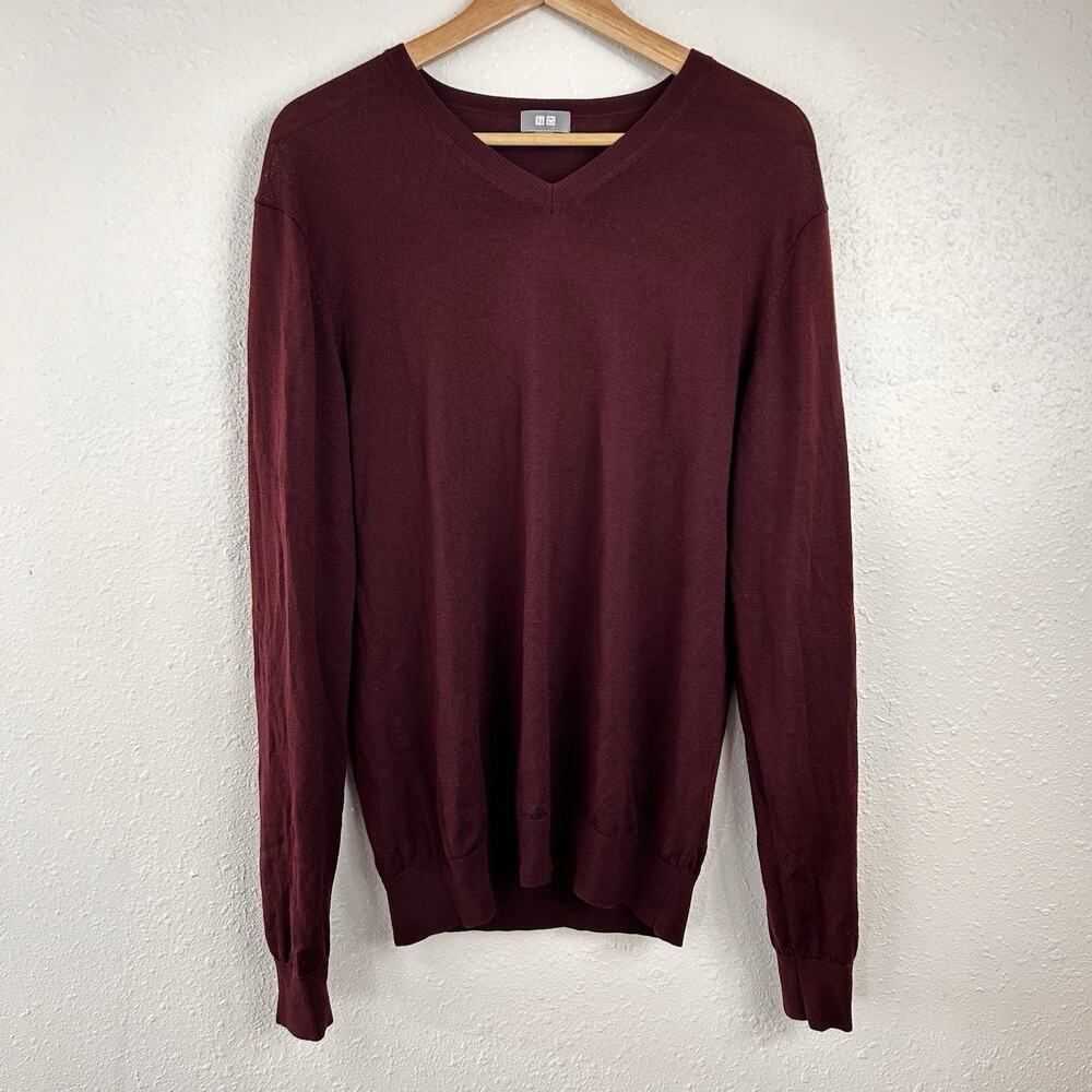 Uniqlo Men’s Sz M Red 100% Wool V-Neck Sweater Preppy Lightweight Business